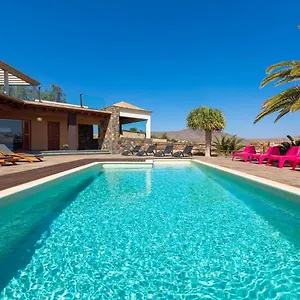  Villa Homeforguest Oasis With Swimming Pool In 4000m2 Garden Spain